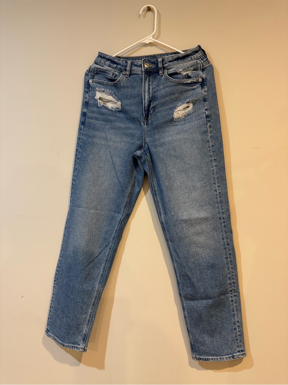 American Eagle Outfitters Distressed Blue Jeans